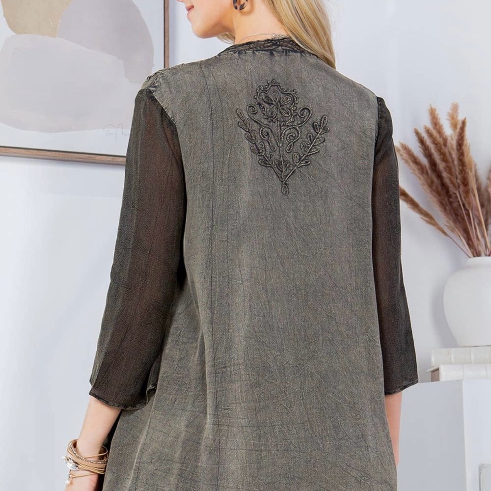 Young Threads Textured Embroidered Patchwork Lightweight Cardigan Kimono NWT - Picture 3 of 12